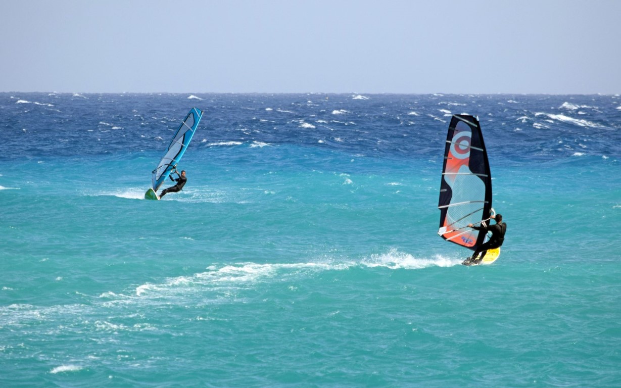 Beach Diving Surfing And Windsurfing In Kenya Discover Africa