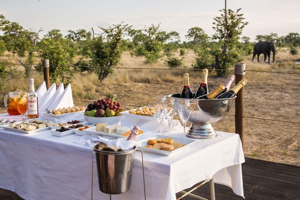 Romantic table | Photo credit: Hideaways Camp Kuzuma