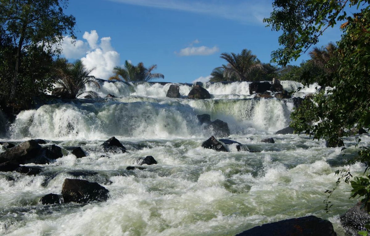 By January, the Zambezi River is starting to rise rapidly and the flow over Victoria Falls becomes more and more dramatic, credit: Dave & Tanya's African Odyssey