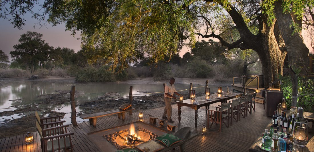 ruckmechi camp dinner luxury accommodation zimbabwe