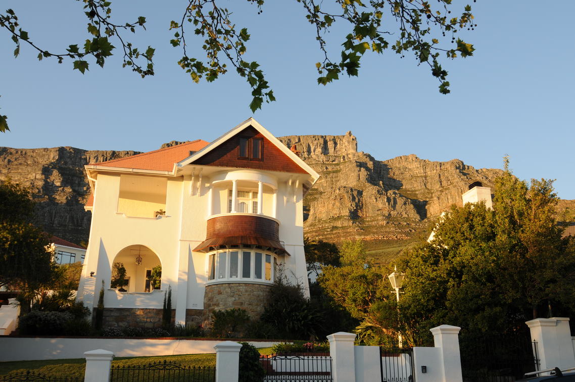 Abbey Manor Luxury Guest House Abbey Manor Luxury Guesthouse, Cape Town ...