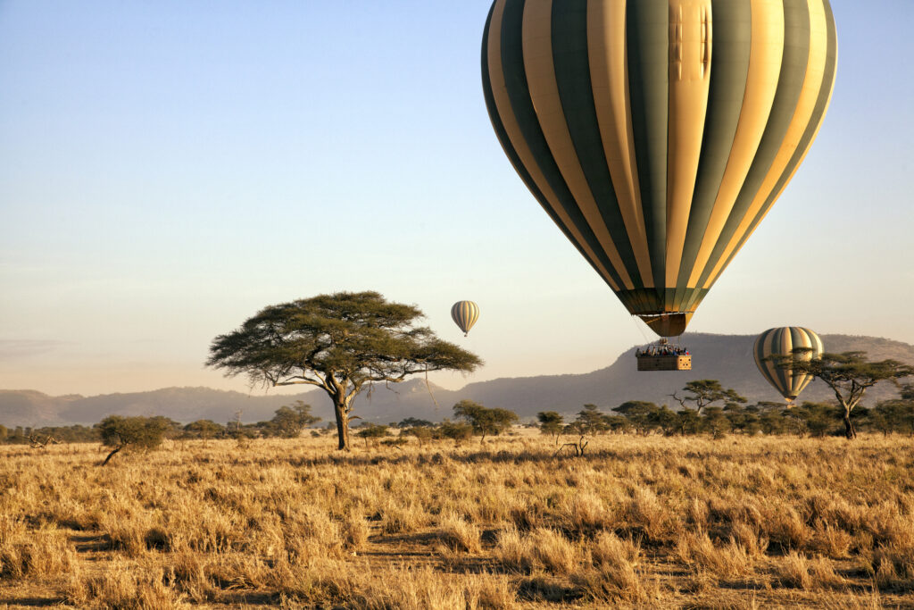 Balloon ride over the Serengeti, Tanzania