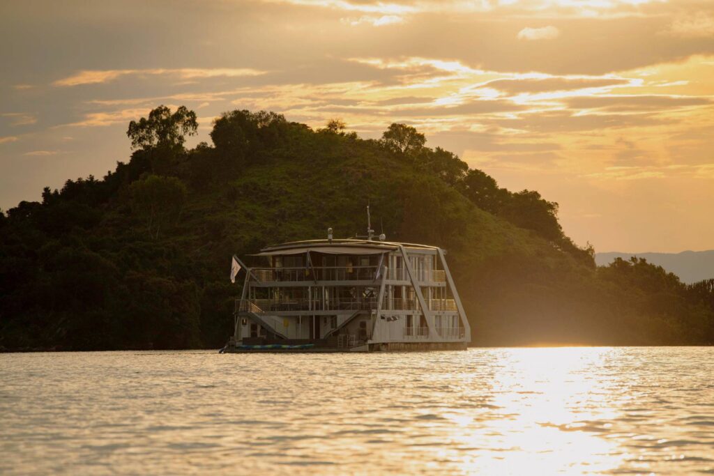 Sunset of cruise | Photo credit: Mantis Kivu Queen uBuranga